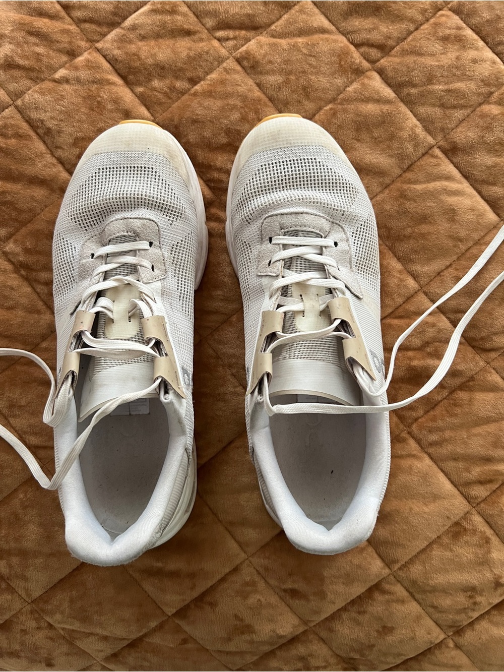 On Cloud cloud drift Women's White and Beige Lightweight Sneakers size 8 1/2